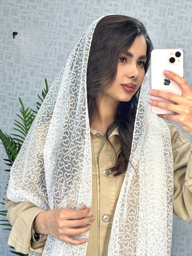 شال تور طرح دار مجلسی سفید
